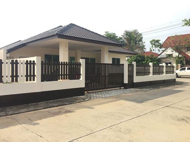 6C120154 ขายบ้านเดี่ยวชั้น 3 ห้องนอน 3 ห้องน้ำ พื้นที่ 65 ตรว. ราคา 3.35 ล้านบาท