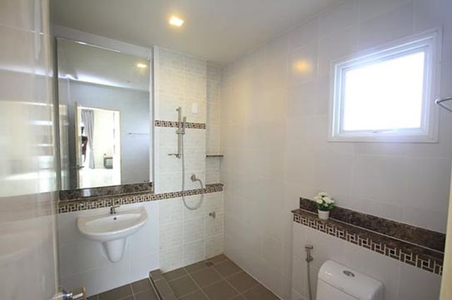 6A110734 ให้เช่าบ้านแฝดสองชั้น 3 ห้องนอน 2 ห้องน้ำ ราคา 22,000 บาทต่อเดือน