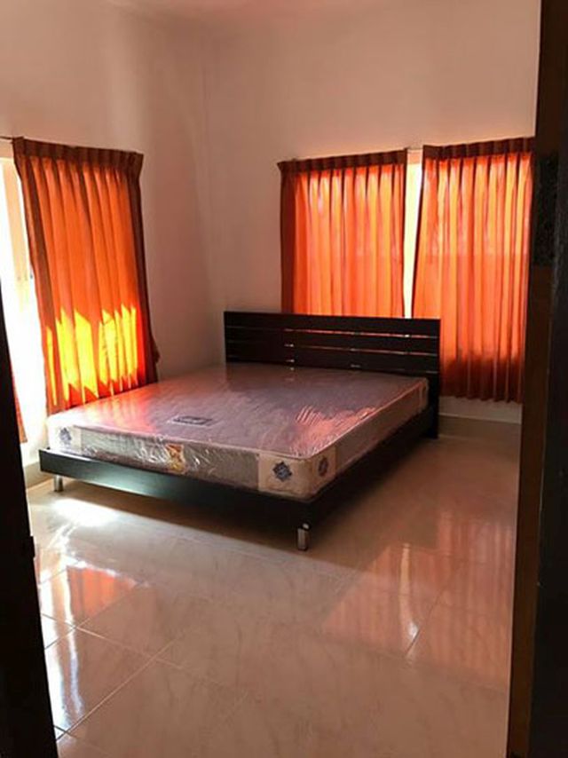 6A110768 ให้เช่าบ้านแฝดชั้นเดียว 2 ห้องนอน 2 ห้องน้ำ พื้นที่ 40 ตรว.