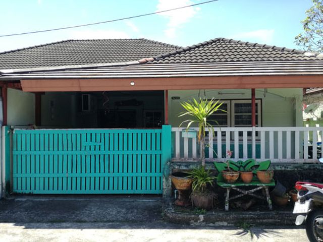 6A90448 ให้เช่าบ้านแฝดชั้นเดียว 2 ห้องนอน 2 ห้องน้ำ พื้นที่ 22 ตรว.