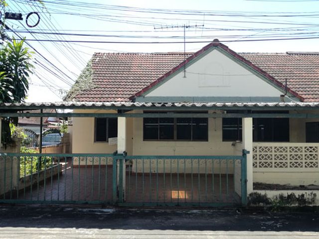 6A90451 ให้เช่าบ้านแฝดชั้นเดียว 4 ห้องนอน 2 ห้องน้ำ พื้นที่ 50 ตรว.