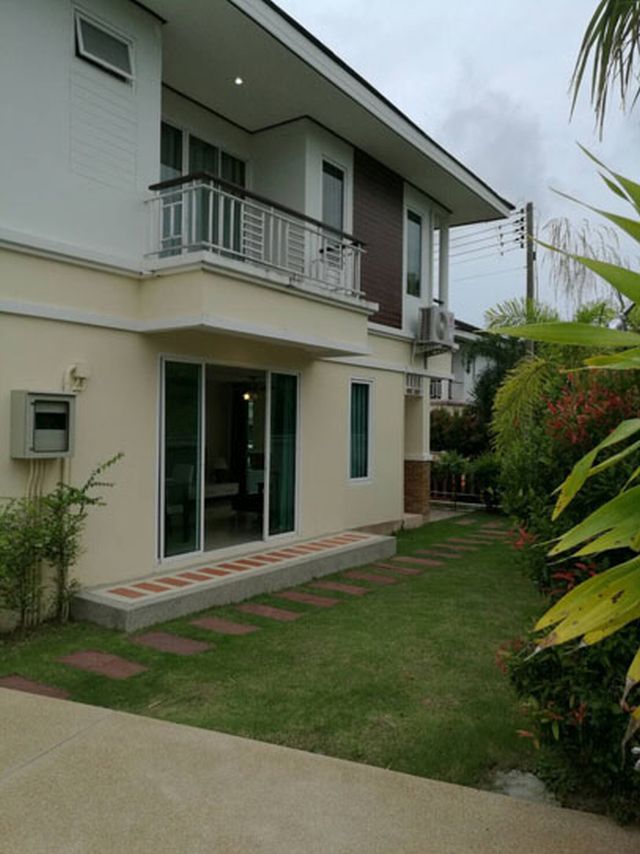 6A90452 ให้เช่าบ้านแฝดสองชั้น 4 ห้องนอน 4 ห้องน้ำ พื้นที่ 90 ตรว.