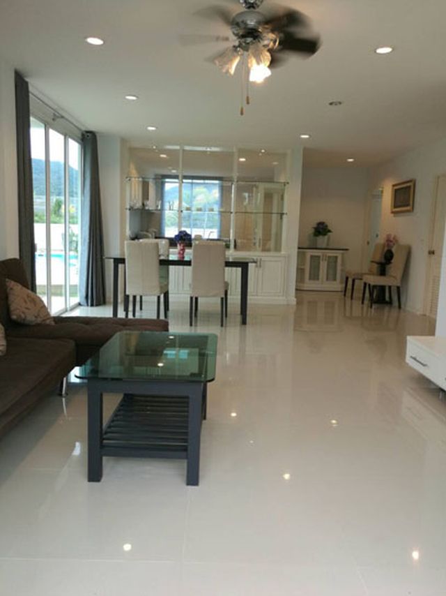 6A90452 ให้เช่าบ้านแฝดสองชั้น 4 ห้องนอน 4 ห้องน้ำ พื้นที่ 90 ตรว.