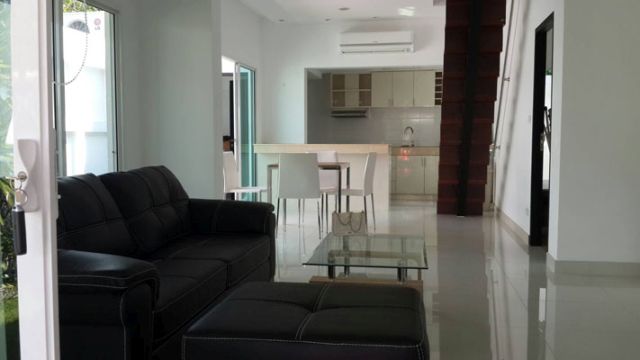 6A120267 ให้เช่าบ้านแฝดสองชั้น 3 ห้องนอน 2 ห้องน้ำ พื้นที่ 45 ตรว.