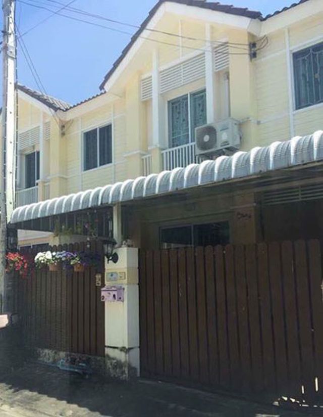 6A120269 ให้เช่าทาวน์เฮาส์ 2 ชั้น 3 ห้องนอน 2 ห้องน้ำ