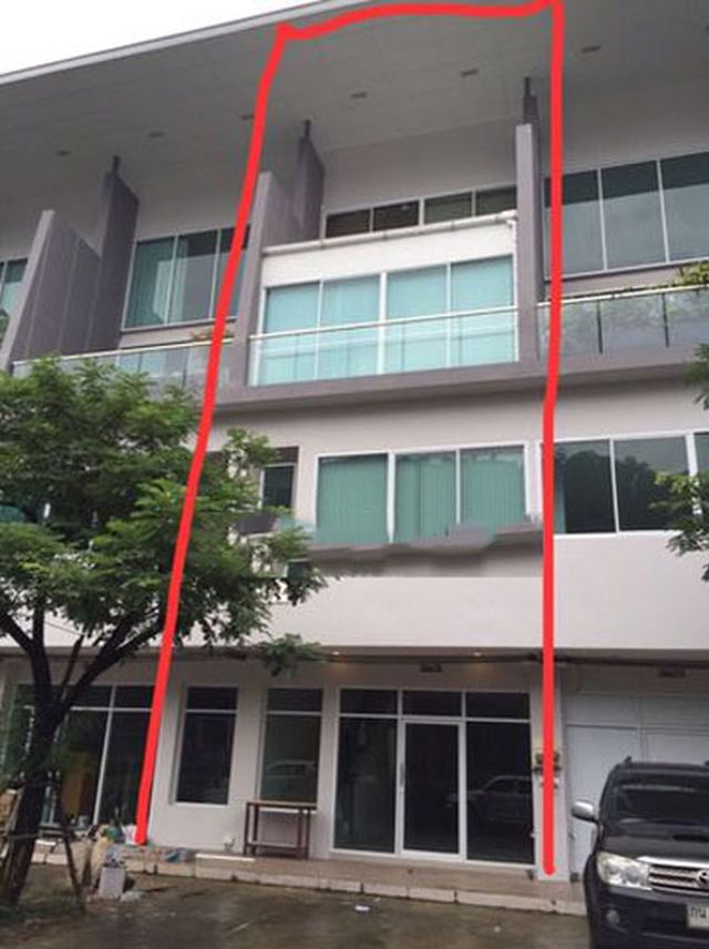 6A100593 ให้เช่าอาคารพาณิชย์ 3 ชั้น 2 ห้องนอน 5 ห้องน้ำ