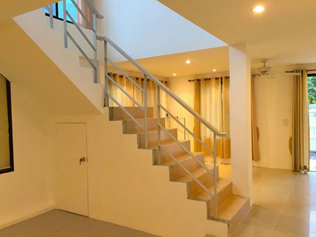 6A60075 ให้เช่าทาวน์เฮาส์ 2 ชั้น 3 ห้องนอน 3 ห้องน้ำ ราคาเช่าเดือนละ 25,000 บาท