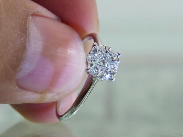 แหวนเพชรแท้