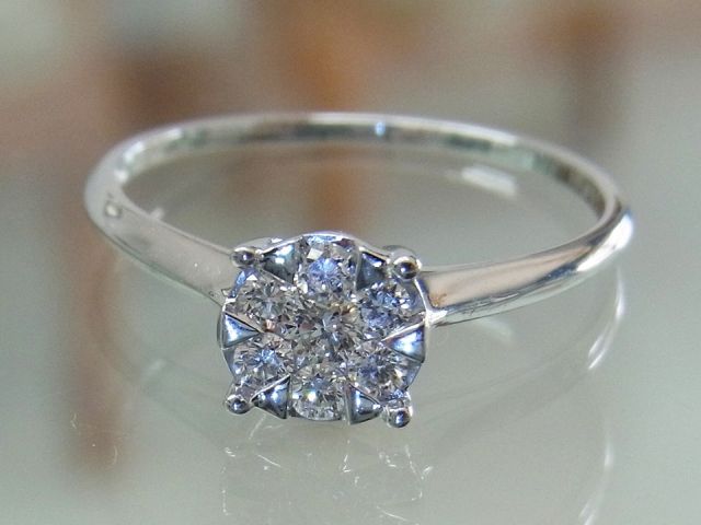 แหวนเพชรแท้