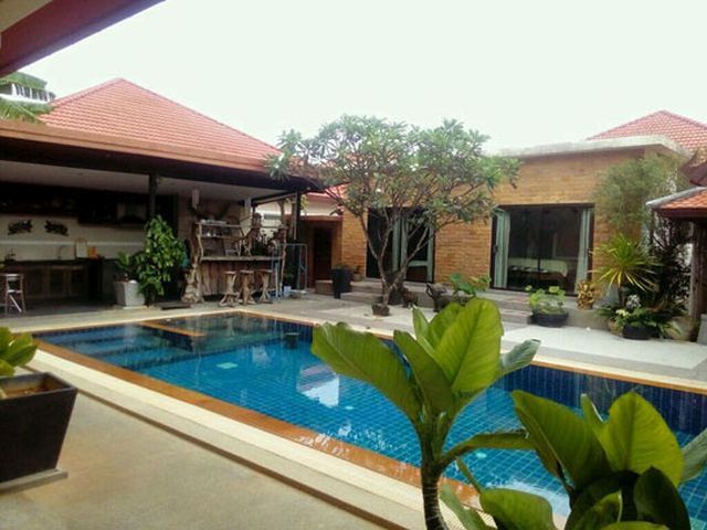 6A110810 ให้เช่าบ้านเดี่ยวชั้นเดียว 4 ห้องนอน 5 ห้องน้ำ พื้นที่ 120 ตรว.