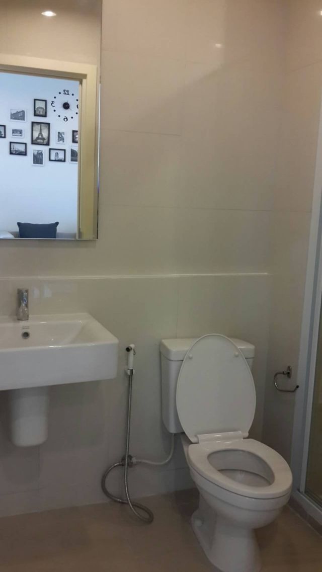 The Base Uptown เดอะเบสอัพทาวน์คอนโดให้เช่า พร้อมเฟอร์และแม่บ้านทำความสะอาด