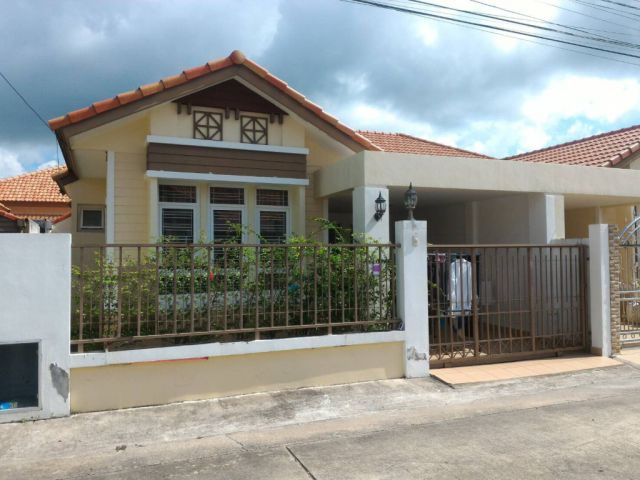 6A110837 ให้เช่าบ้านแฝดชั้นเดียว 3 ห้องนอน 2 ห้องน้ำ พื้นที่ 40 ตรว.