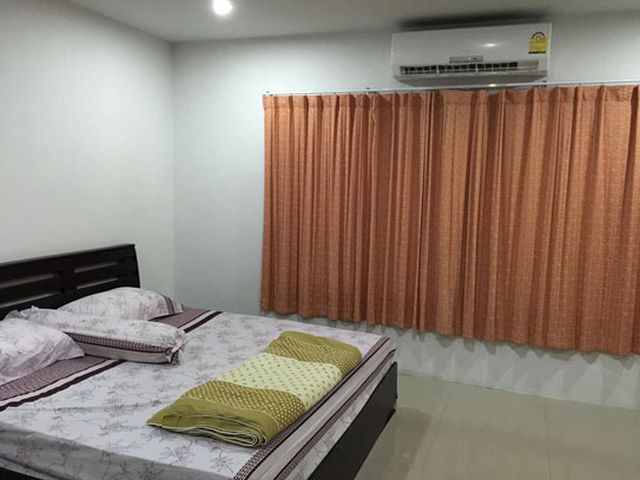 6A90491 ให้เช่าทาวน์เฮาส์ 2 ชั้น 3 ห้องนอน 3 ห้องน้ำ ราคาเช่าเดือนละ 17,000 บาท