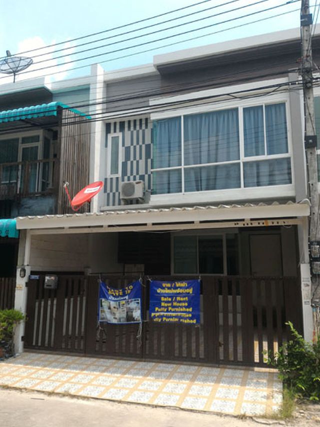 6A110820 ให้เช่าทาวน์เฮาส์ 2 ชั้น 2 ห้องนอน 3 ห้องน้ำ ราคาเช่าเดือนละ 10,000 บาท