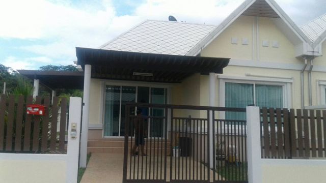 6A120277 ให้เช่าบ้านแฝดชั้นเดียว 2 ห้องนอน 2 ห้องน้ำ พื้นที่ 70 ตรว.