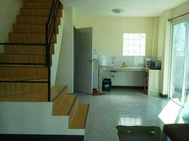 6A80292 ให้เช่าทาวน์เฮาส์ 2 ชั้น 1 ห้องนอน 2 ห้องน้ำ ราคาเช่าเดือนละ 15,000 บาท