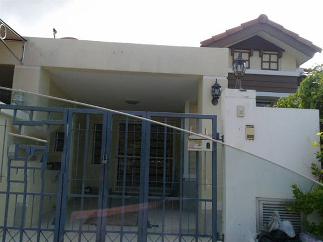 6A110889 ให้เช่าบ้านแฝดมีรั้วชั้นเดียว 2 ห้องนอน 1 ห้องน้ำ