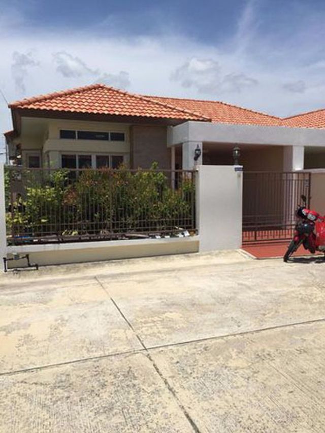 6A90518 ให้เช่าบ้านแฝดน่าอยู่ชั้นเดียว 3 ห้องนอน 2 ห้องน้ำ