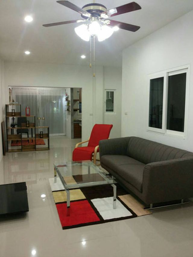 6A100652 ให้เช่าบ้านแฝดชั้นเดียว 2 ห้องนอน 2 ห้องน้ำ พื้นที่ 30 ตรว.