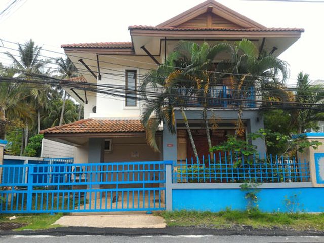 6A40214 ให้เช่าบ้านเดี่ยวสองชั้นสีสันสดใส 3 ห้องนอน 3 ห้องน้ำ พื้นที่ 100 ตรว.