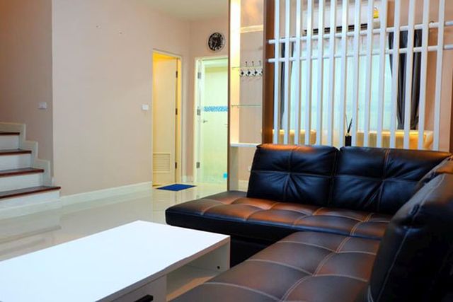 6A110886 ให้เช่าทาวน์โฮมส์ 2 ชั้น 3 ห้องนอน 2 ห้องน้ำ ราคาเช่าเดือนละ 15,000 บาท