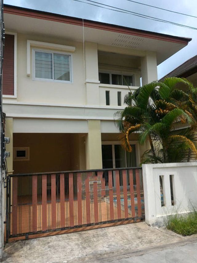 6A100658 ให้เช่าทาวน์เฮาส์ 2 ชั้นหลังใหญ่ 3 ห้องนอน 3 ห้องน้ำ