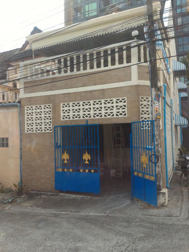 6A100660 ให้เช่าทาวน์เฮาส์ 2 ชั้น 3 ห้องนอน 2 ห้องน้ำ ราคาเช่าเดือนละ 12,000 บาท