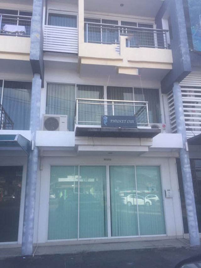 6A80297 ให้เช่าอาคารพาณิชย์ 3 ชั้น 6 ห้องนอน 3 ห้องน้ำ