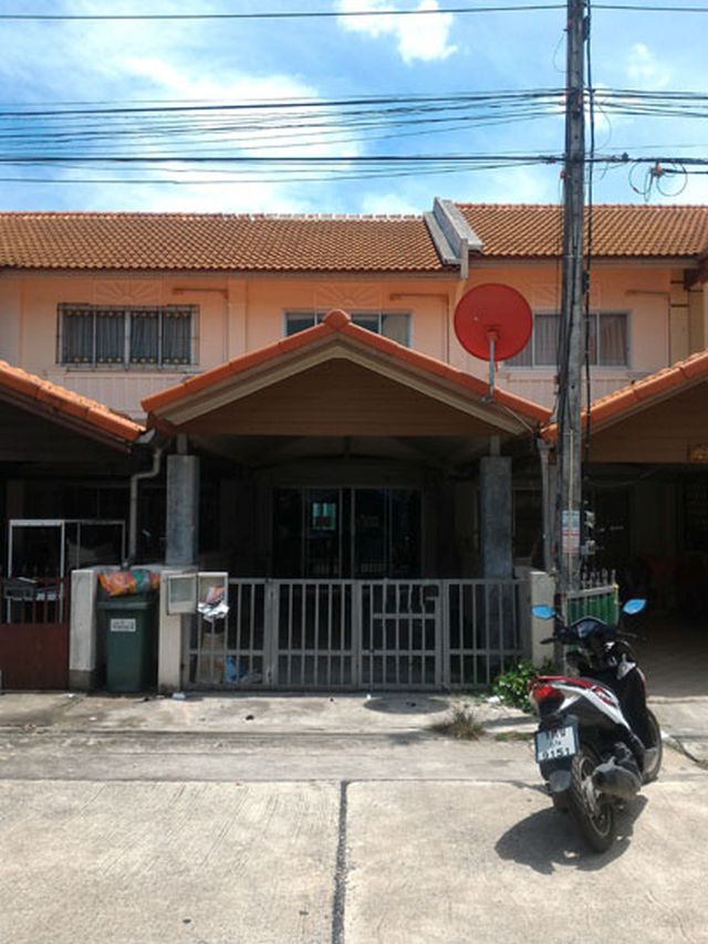 6A110894 ให้เช่าทาวน์เฮาส์ 2  ห้องนอน 2 ห้องน้ำ ราคาเช่าเดือนละ 13,000 บาท