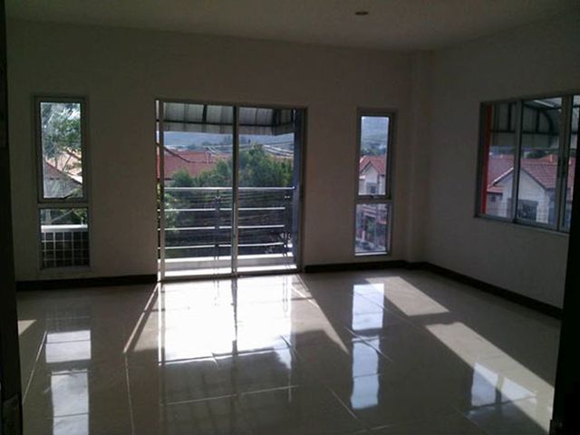 6A90523 ให้เช่าอาคารพาณิชย์ 3 ชั้น 2 ห้องนอน 3 ห้องน้ำ