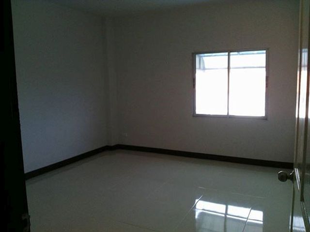 6A90523 ให้เช่าอาคารพาณิชย์ 3 ชั้น 2 ห้องนอน 3 ห้องน้ำ