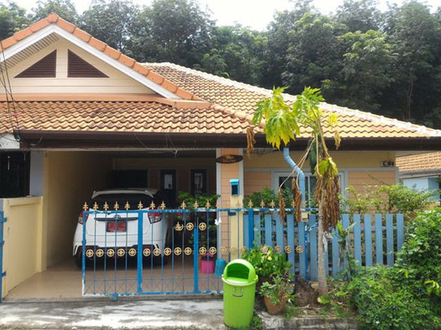 6A90528 ให้เช่าบ้านแฝดชั้นเดียว 2 ห้องนอน 2 ห้องน้ำ พื้นที่ 32 ตรว.