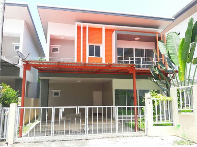 6A120286 ให้เช่าบ้านเดี่ยวสองชั้นหัวมุม 3 ห้องนอน 2 ห้องน้ำ พื้นที่ 50 ตรว.