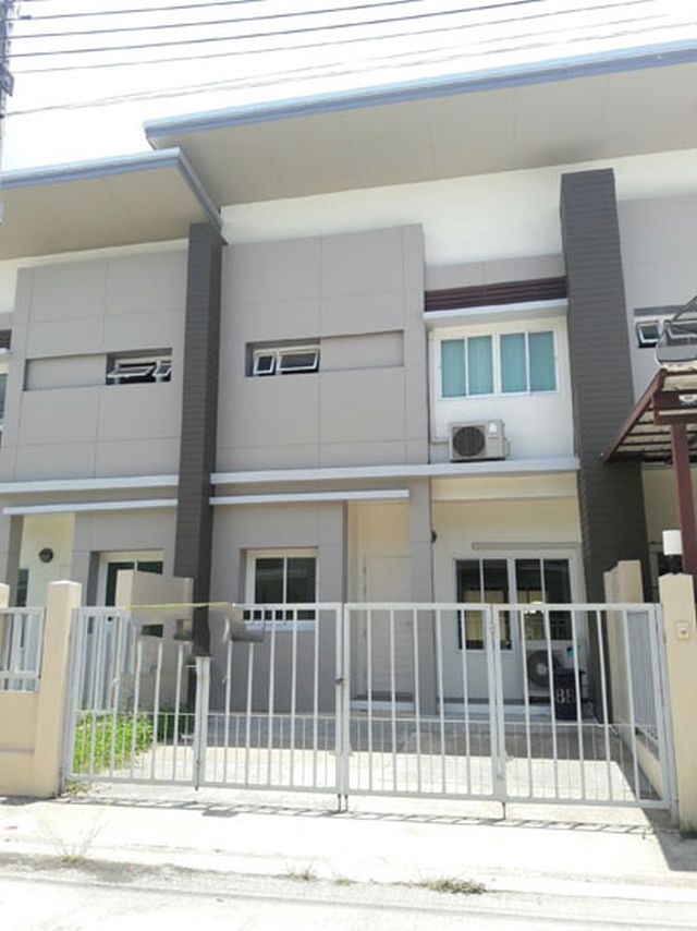 6A120291 ให้เช่าทาวส์โฮมส์สองชั้นในโครงการ 3 ห้องนอน 2 ห้องน้ำ พื้นที่ 23 ตรว.