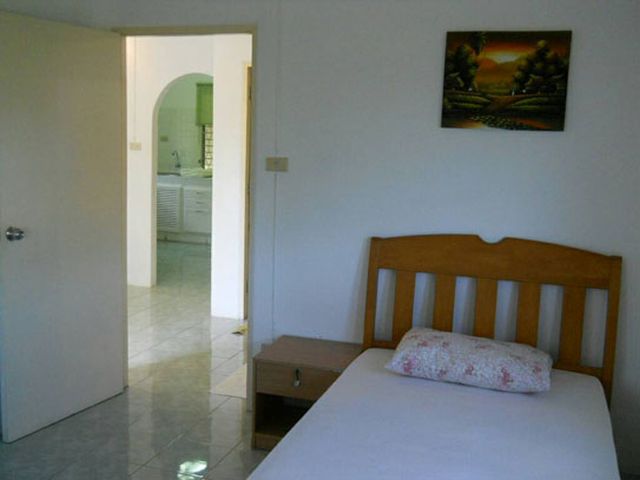 6A70067 ให้เช่าบ้านเดี่ยวสองชั้น 2 ห้องนอน 1 ห้องน้ำ พื้นที่ 48 ตรว.