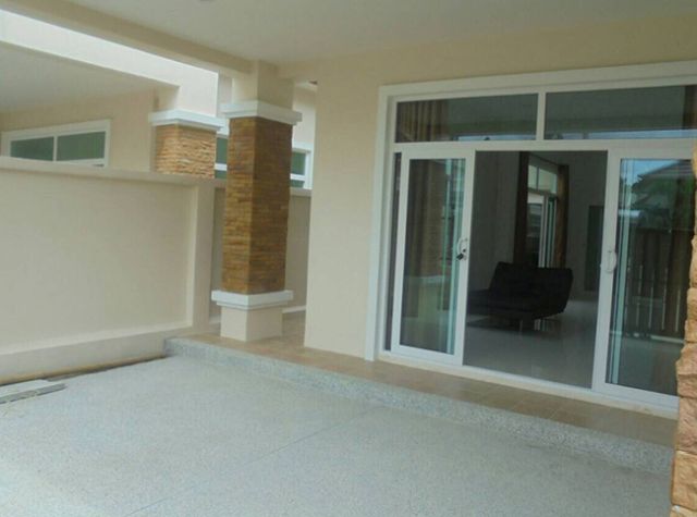 6A120300 ให้เช่าบ้านแฝด 2 ห้องนอน ราคาเช่าเดือนละ 12,000 บาท