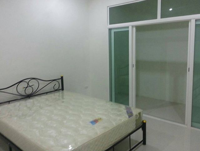 6A120302 ให้เช่าบ้านแฝดชั้นเดียว 2 ห้องนอน 2 ห้องน้ำ 10,000 บาทต่อเดือน