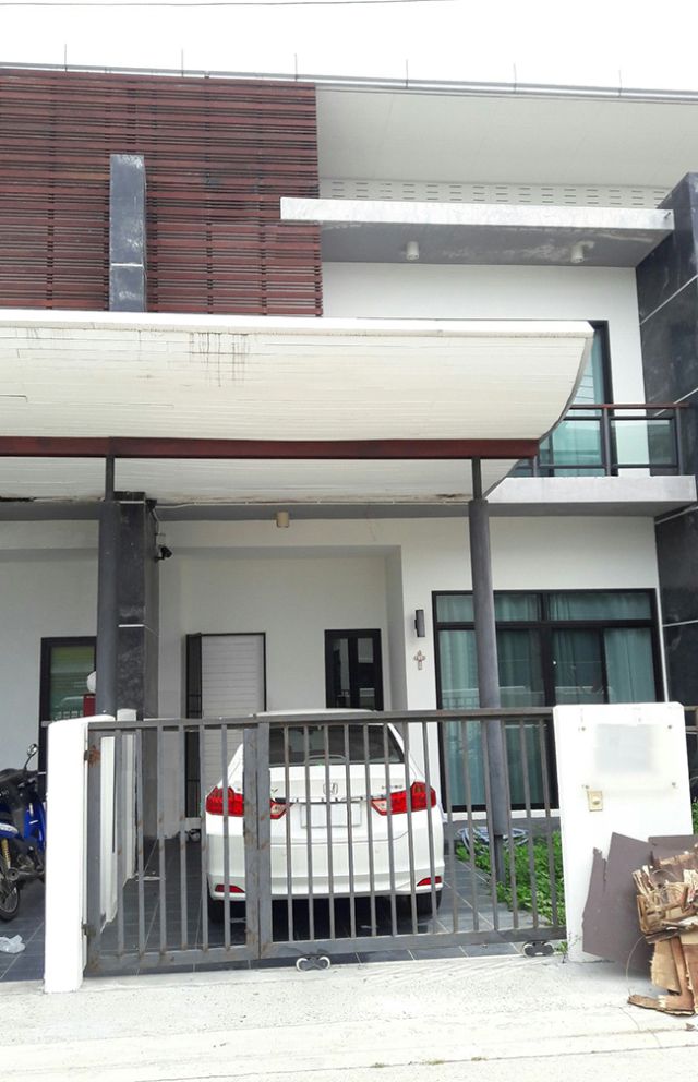 6A120304 ให้เช่าทาวน์เฮ้าส์หรูในโครงการ   พท. 28 ตร.วา ราคา 20,000 บาทต่อเดือน