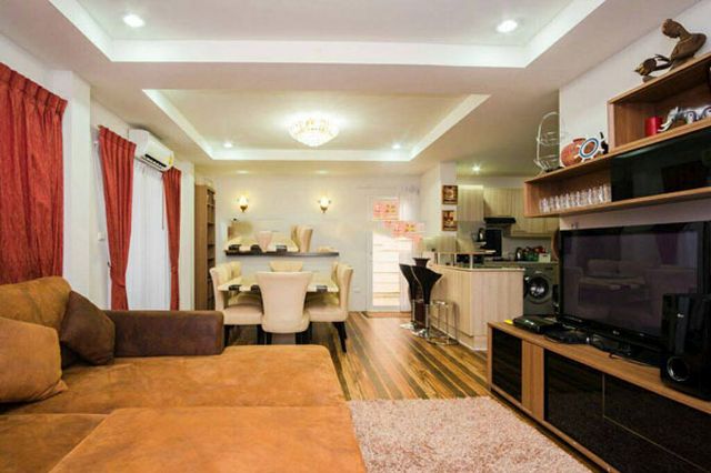 6A120298 ให้เช่าบ้านเดี่ยวสองชั้น 4 ห้องนอน 3 ห้องน้ำมีสระว่ายน้ำ