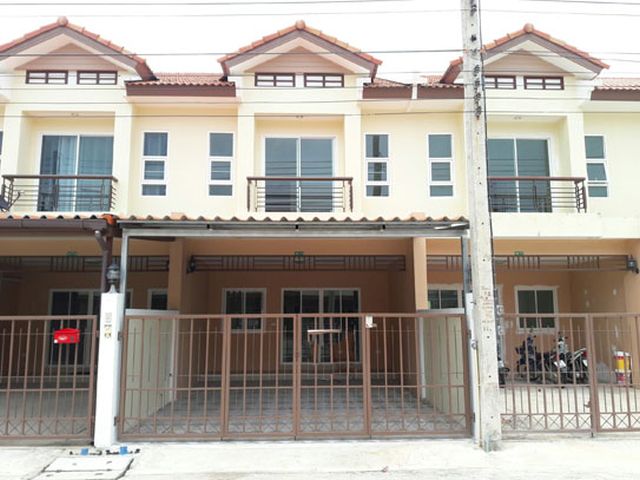 6A120307 ให้เช่าทาวน์เฮาส์ 2 ชั้น 2 ห้องนอน 2 ห้องน้ำ