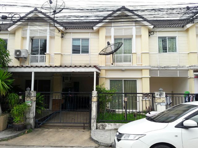 6A120312 ให้เช่าทาวน์เฮาส์ 2 ชั้น 3 ห้องนอน 2 ห้องน้ำ