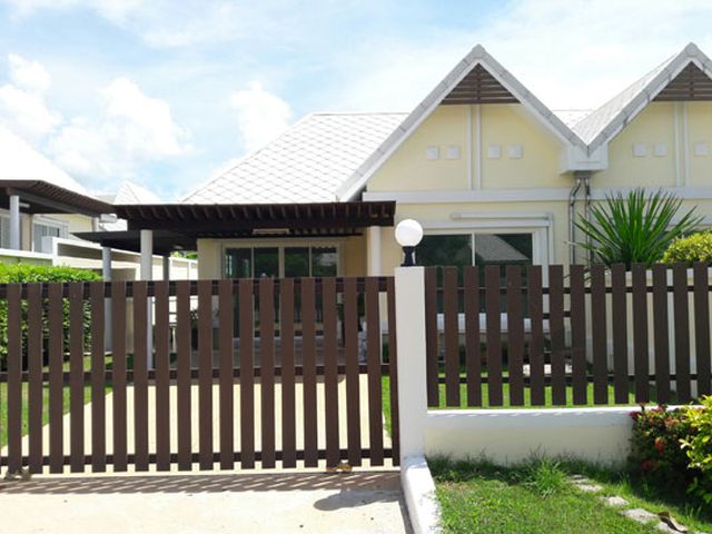 6A120317 ให้เช่าบ้านแฝดชั้นเดียว 2 ห้องนอน 2 ห้องน้ำ พื้นที่ 40 ตรว.