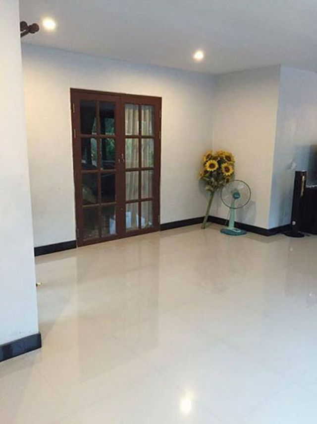 6A80298 ให้เช่าบ้านเดี่ยวสองชั้น 3 ห้องนอน 4 ห้องน้ำ พื้นที่ 200 ตรว.