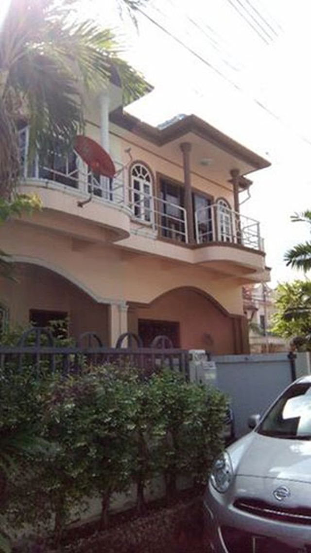 6A60081 ให้เช่าบ้านแฝด 2 ห้องนอน 3 ห้องน้ำ พื้นที่ 200 ตรม.