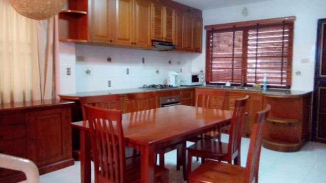 6A60081 ให้เช่าบ้านแฝด 2 ห้องนอน 3 ห้องน้ำ พื้นที่ 200 ตรม.