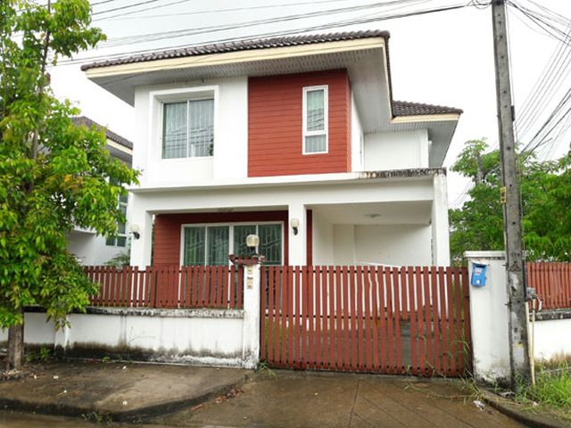 6A110915 ให้เช่าบ้านเดี่ยวสองชั้น 4 ห้องนอน 3 ห้องน้ำ พื้นที่ 50 ตรว.