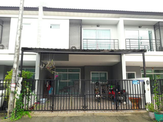 6A110920 ให้เช่าทาวน์โฮมส์ 2 ชั้น 3 ห้องนอน 3 ห้องน้ำ ราคาเช่าเดือนละ 15,000 บาท