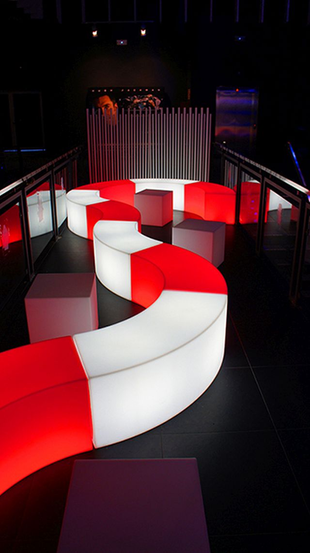 ปาร์ตี้เรืองแสง ตกแต่งงาน เคาน์เตอร์บาร์ โต๊ะค๊อกเทล เก้าอี้สตูล