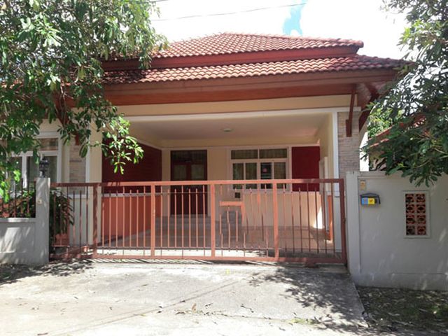 6A110942 ให้เช่าบ้านเดี่ยวชั้นเดียว 3 ห้องนอน 2 ห้องน้ำ พื้นที่ 80 ตรว.