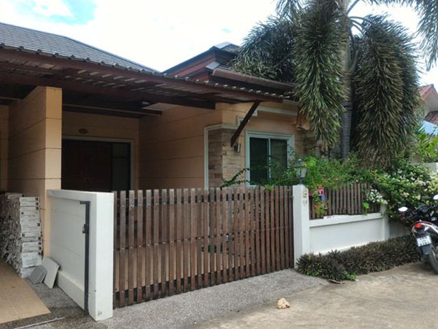 6A80307 ให้เช่าบ้านแฝดชั้นเดียว 2 ห้องนอน 2 ห้องน้ำ พื้นที่ 50 ตรว.